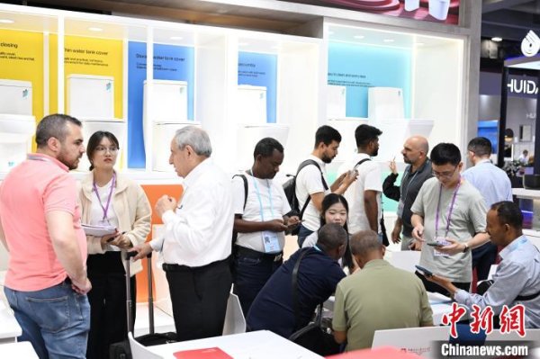 股票配资杠杆 广交会观察：境外采购商云集 “流量”变“留量”成果硕